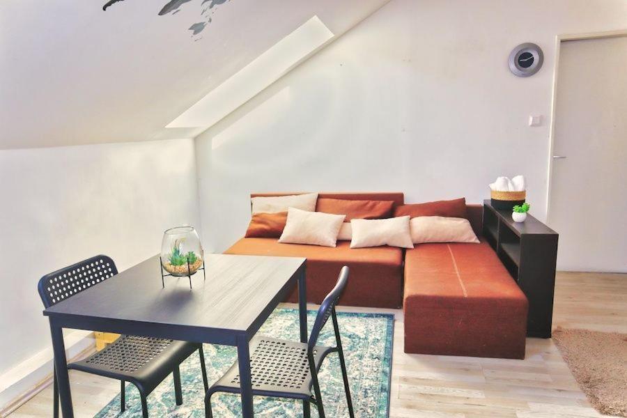 C Private Room In City Center In Bratislava Luaran gambar